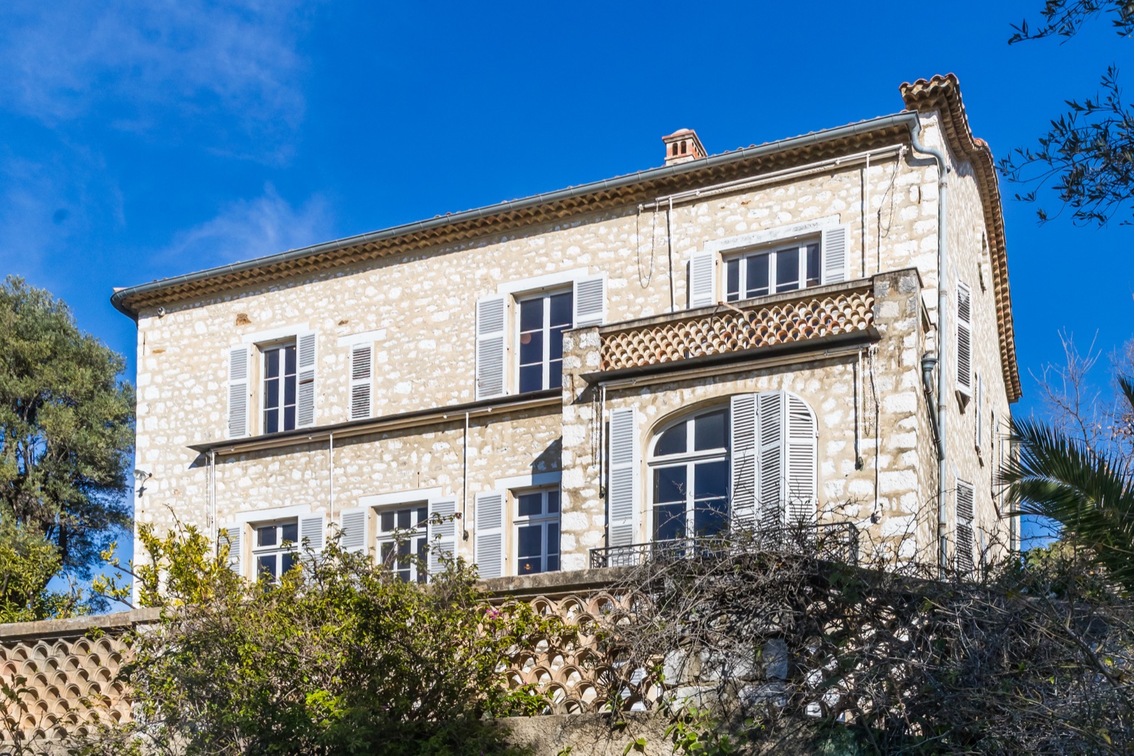 Exterior view of the Domaine des Collettes house in Cagnes-sur-Mer, the Neo-Provencal residence Renoir had built and where the Musee Renoir now operates