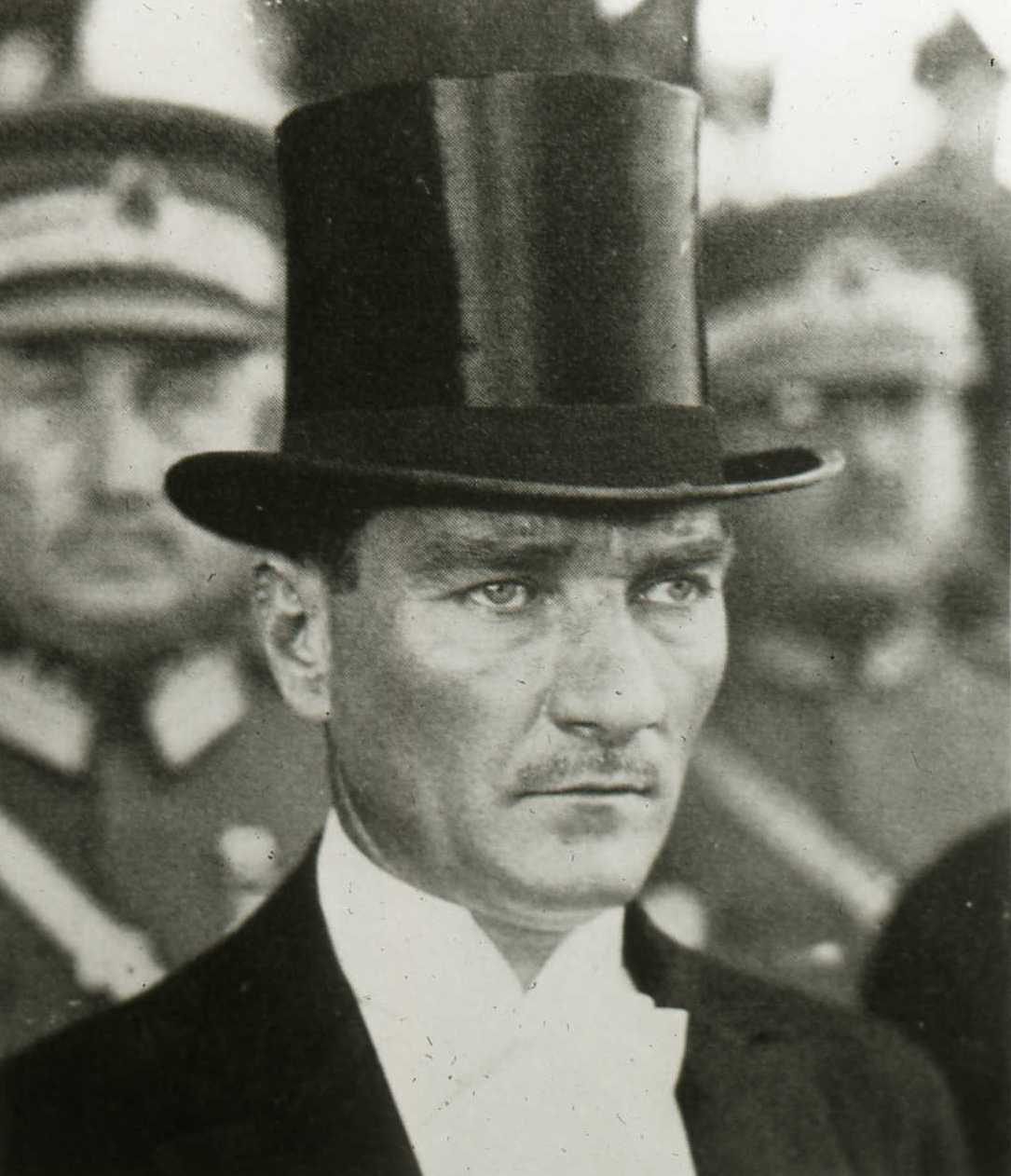 ataturk-01jpg Crónicas Viajeras: Turquía y el Perón Turco (photo 5)
